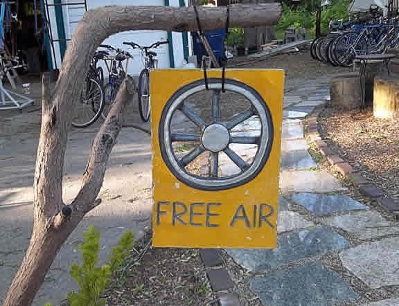 free air sign at neutral cycle workshop